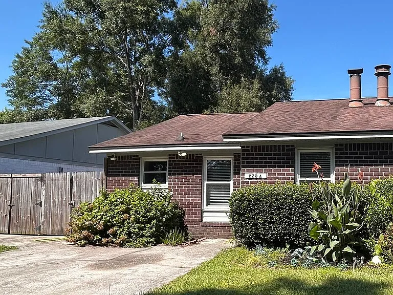 228 Miami St — Photo 1