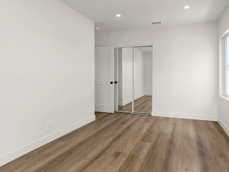8759 Snowden Ave — Photo 18