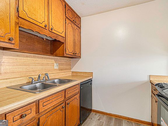5th image of 1609 Riverside Trl NE