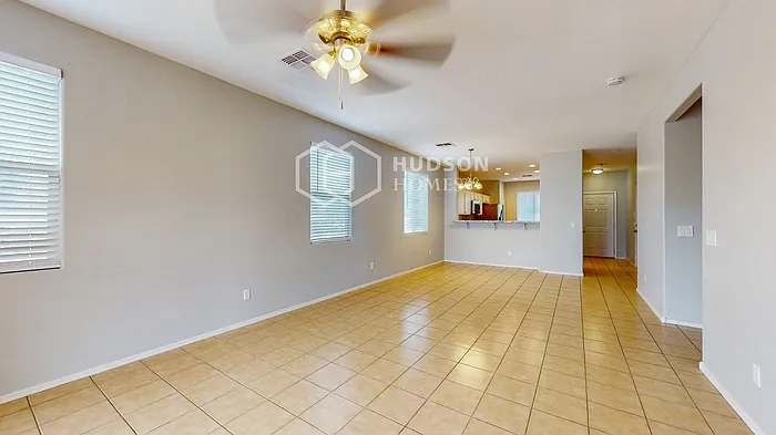 7429 W Saint Catherine Ave — Photo 8