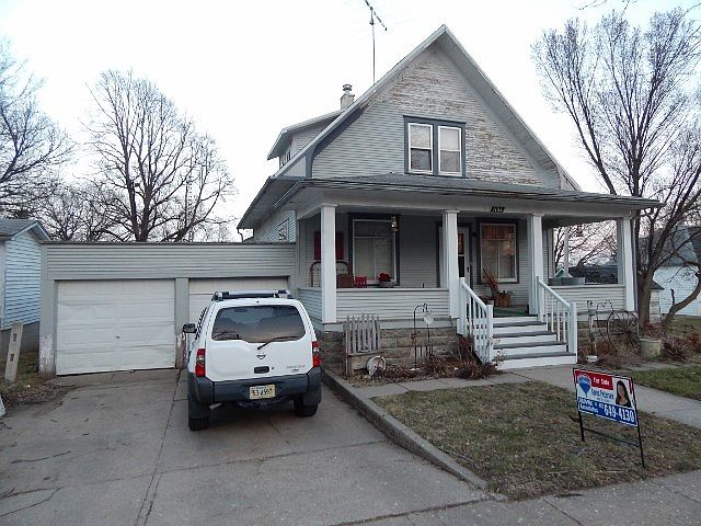2nd image of 1104 8th St