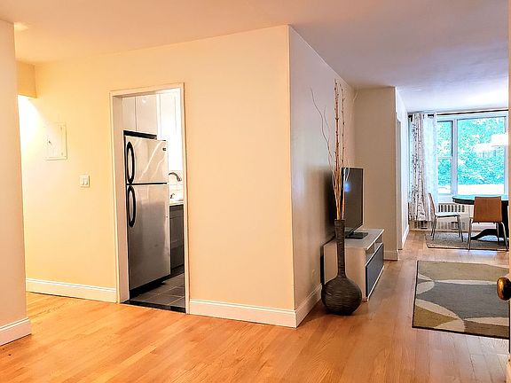 5th image of 100 Dehaven Dr APT 205