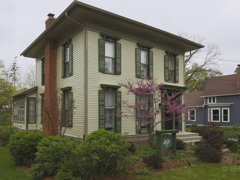 315 N Madison St-101