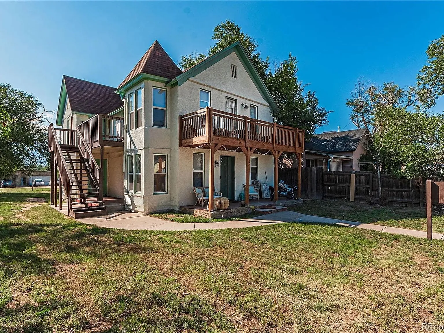 910 Sahwatch St — Photo 1