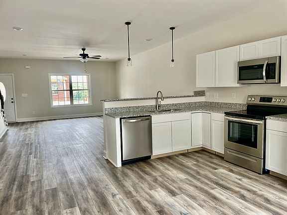 5th image of 453 Oak St Lot 5