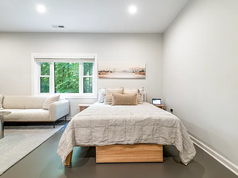 244 Ridgeway Dr — Photo 4