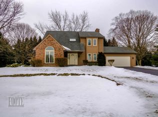 38W585 Bittersweet Ln, Elgin, IL 60124
