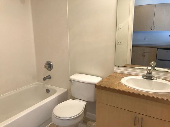 5th image of 1100 NE 47th St APT 511