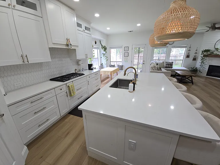 2729 Mirasol Loop — Photo 8