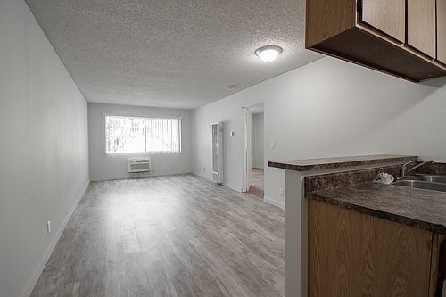 3rd image of 10075 Tujunga Canyon Blvd APT 216