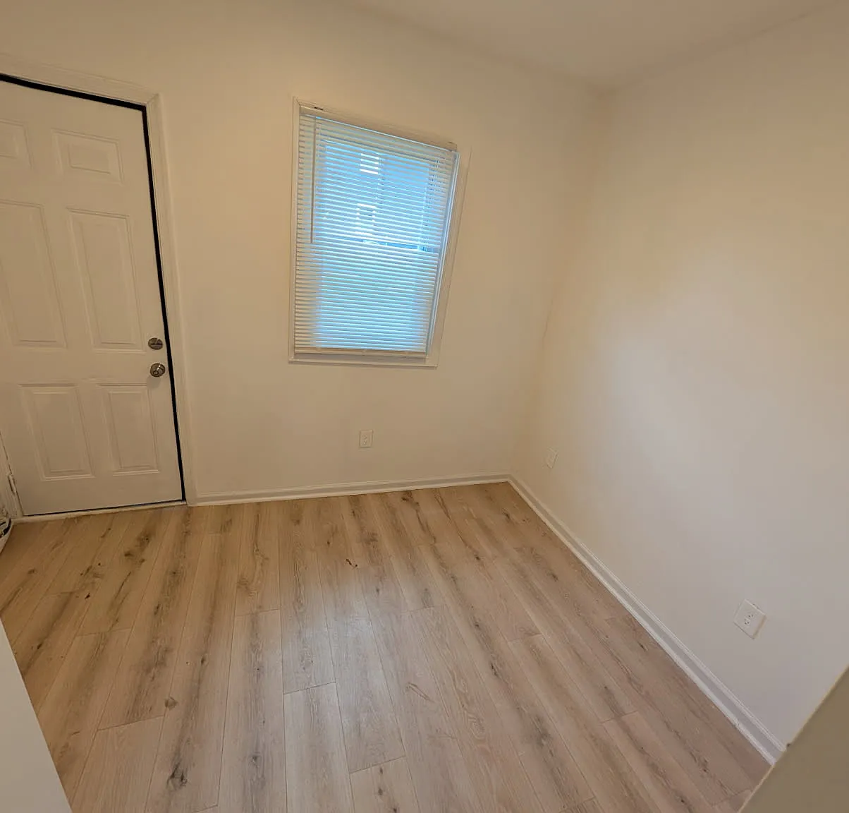 2 bed, 700 sqft, $2,500 — Photo 4