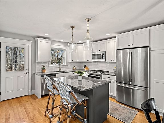 4th image of 5 Daley Dr #5