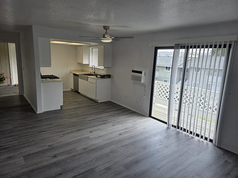 5550 Traffic Way #7 — Photo 17