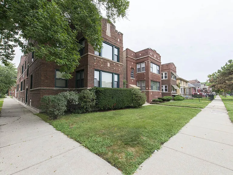 7201 S Calumet — Photo 10