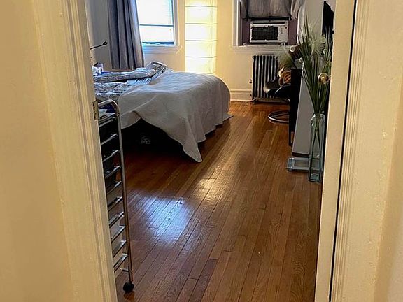4th image of 32-82 42nd St #C5