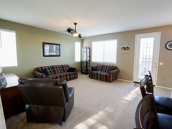 4th image of 15163 Strawberry Ln