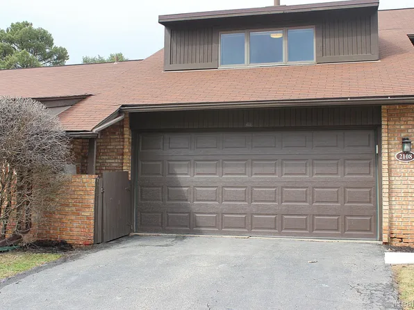 2108 Bordeaux St, West Bloomfield, MI 48323