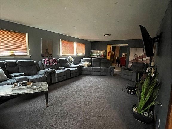 4th image of 1731 Benson Dr