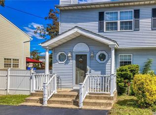 261 N 3rd Ave, Bay Shore, NY 11706