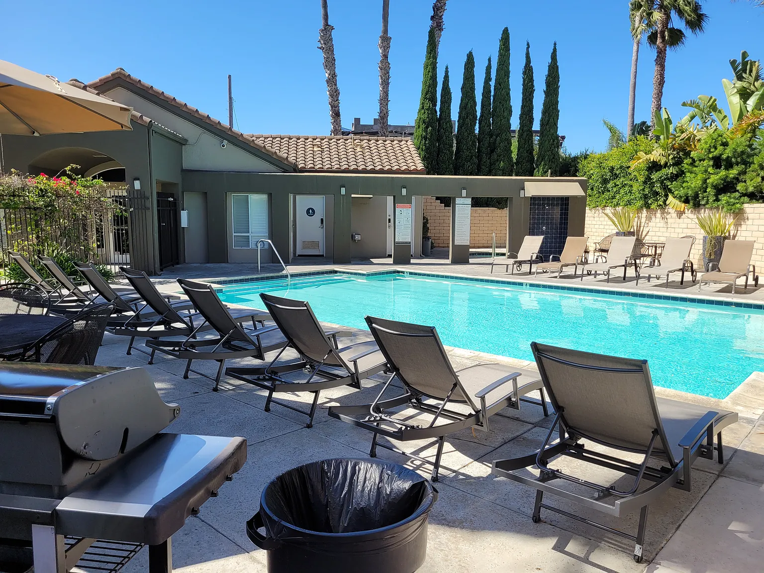 2 bed, 1023 sqft, $3,850 — Photo 2