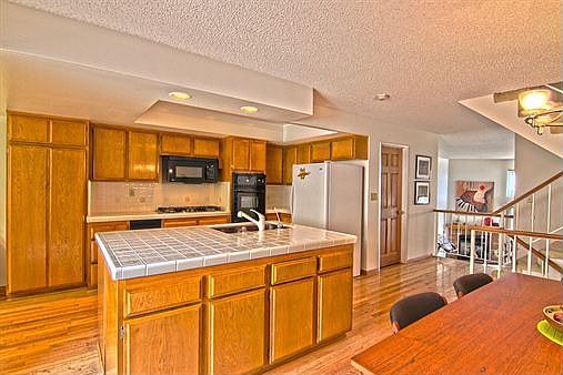 4th image of 220 S Guadalupe Ave APT 2