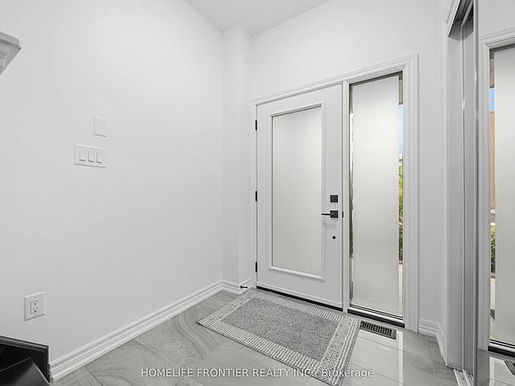 3rd image of 7 Vantage Loop