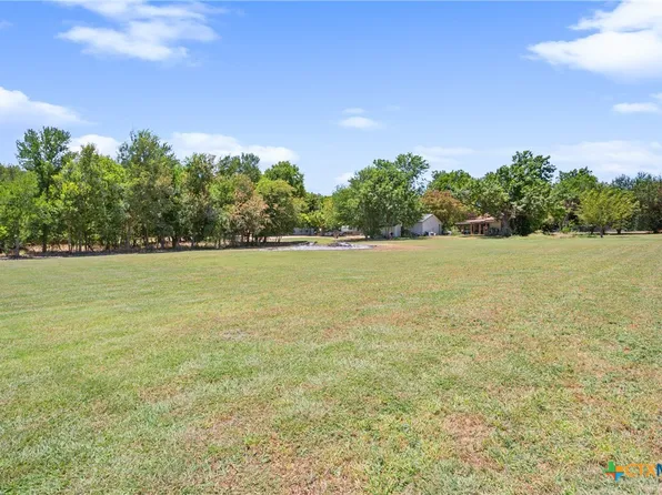 22712 N 12th St, Buckholts, TX 76518