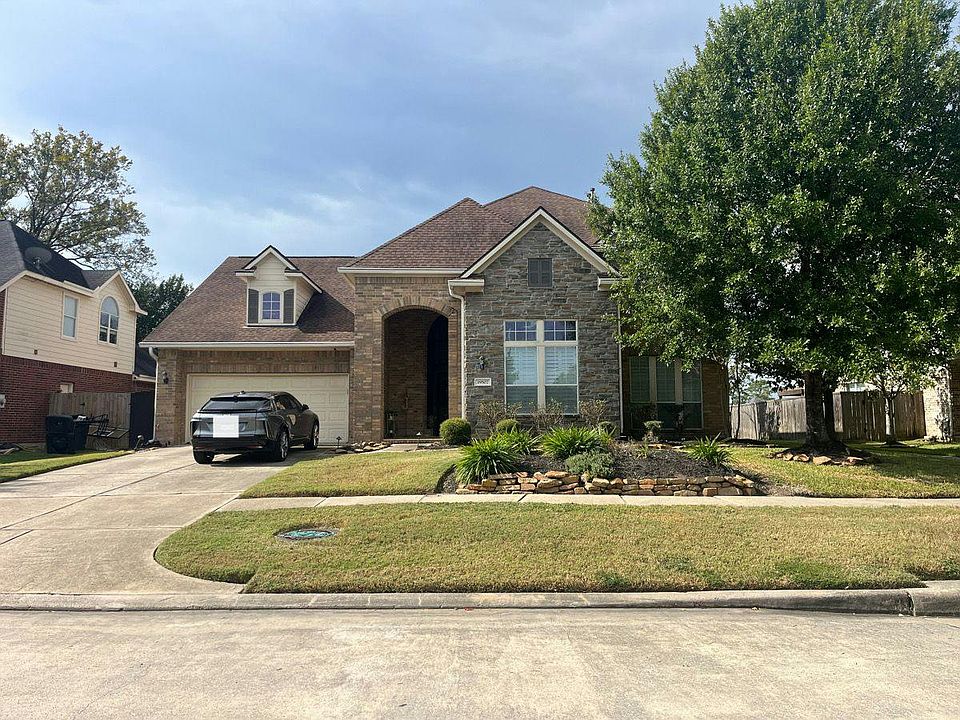 1st image of 19507 Country Village Dr