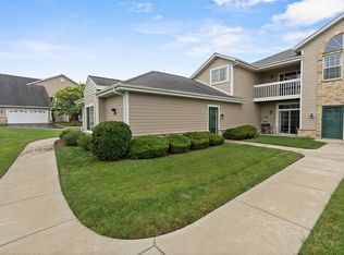 1030 River Place Blvd UNIT 1, Waukesha, WI 53189