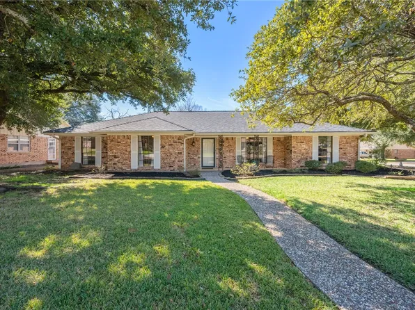 2300 Devonshire St, Bryan, TX 77802