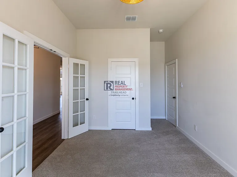124 Mesa Dr — Photo 21