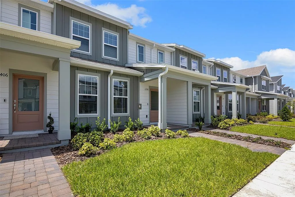 3 bed, 2.5 bath, 1683 sqft, $2,798 — Photo 4