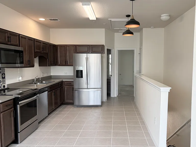4329 Stromquist St — Photo 7