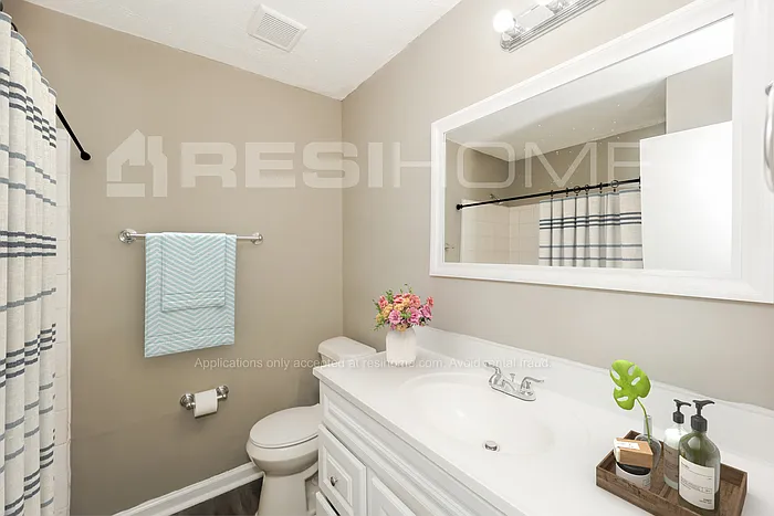 6369 Valley Dale Dr — Photo 10