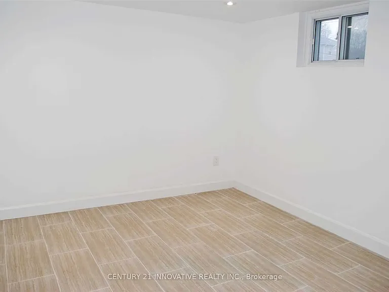 42 Saint Dunstan Dr #BASEMENT — Photo 10