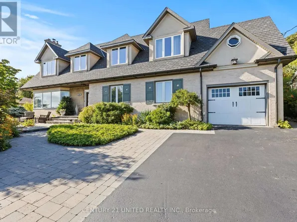 882 Danforth Pl, Burlington, ON L7T 1S2