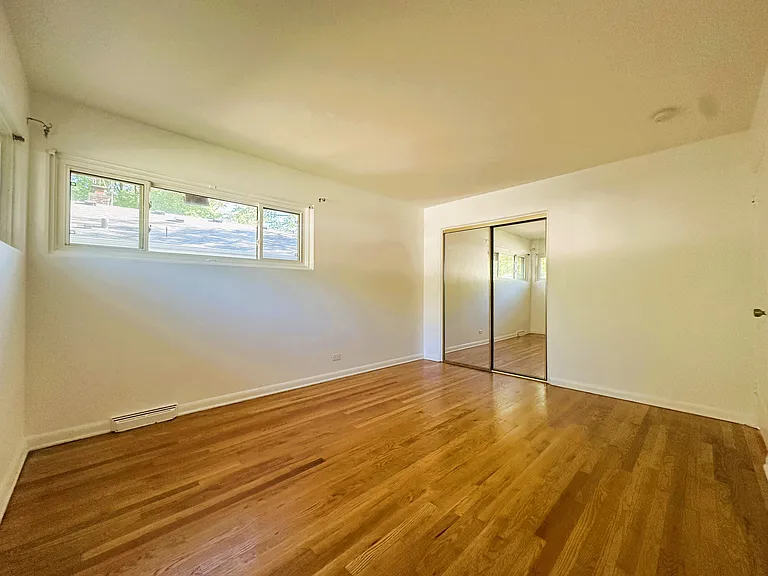 9010 Crawford Ave — Photo 9
