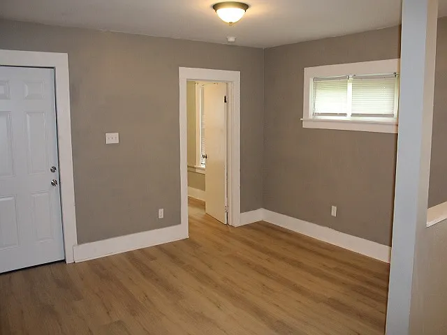 3 bed, 720 sqft, $900 — Photo 3