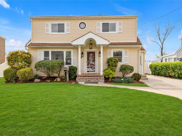 18 W 23rd Street, Deer Park, NY 11729