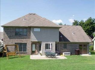 230 Spring Valley Dr, Paducah, KY 42003