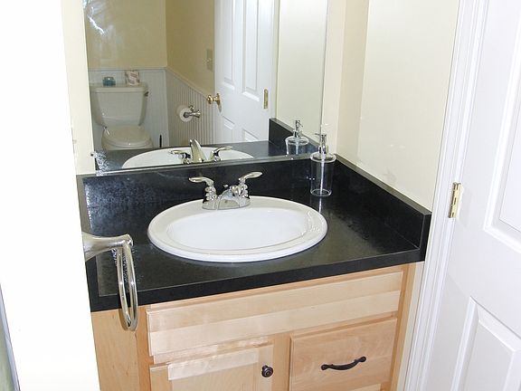 1st Floor Bath