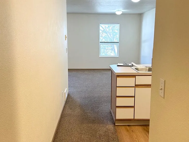 1656 Barlow — Photo 3