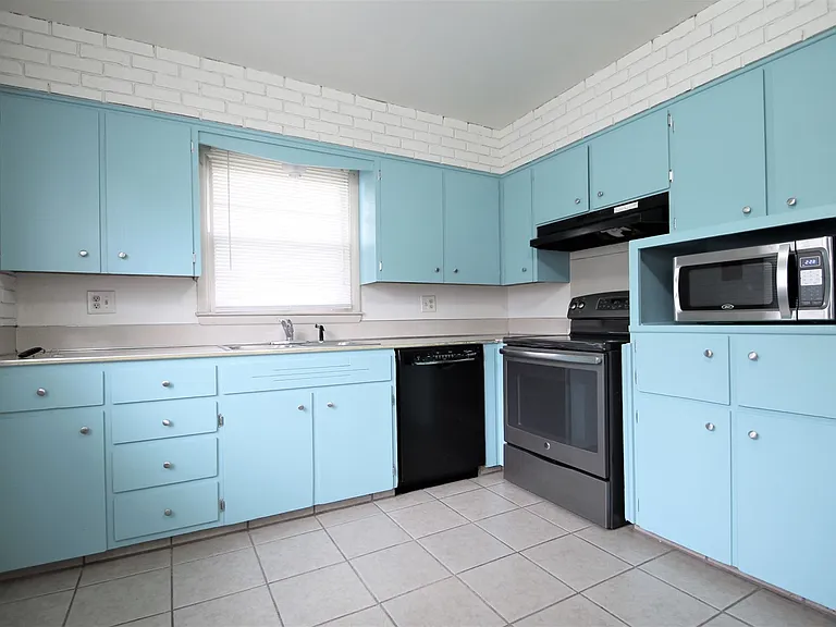 6913 Bedford Ave — Photo 4