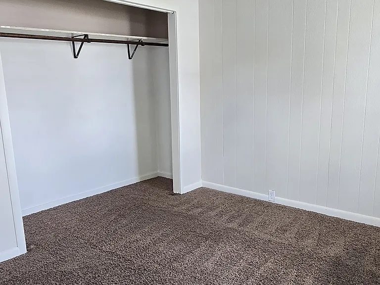 224 Catherine St — Photo 34