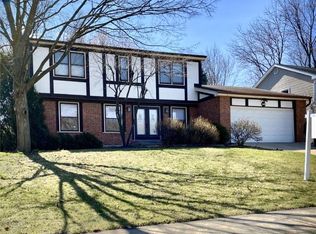 4452 Brittany Dr, Lisle, IL 60532