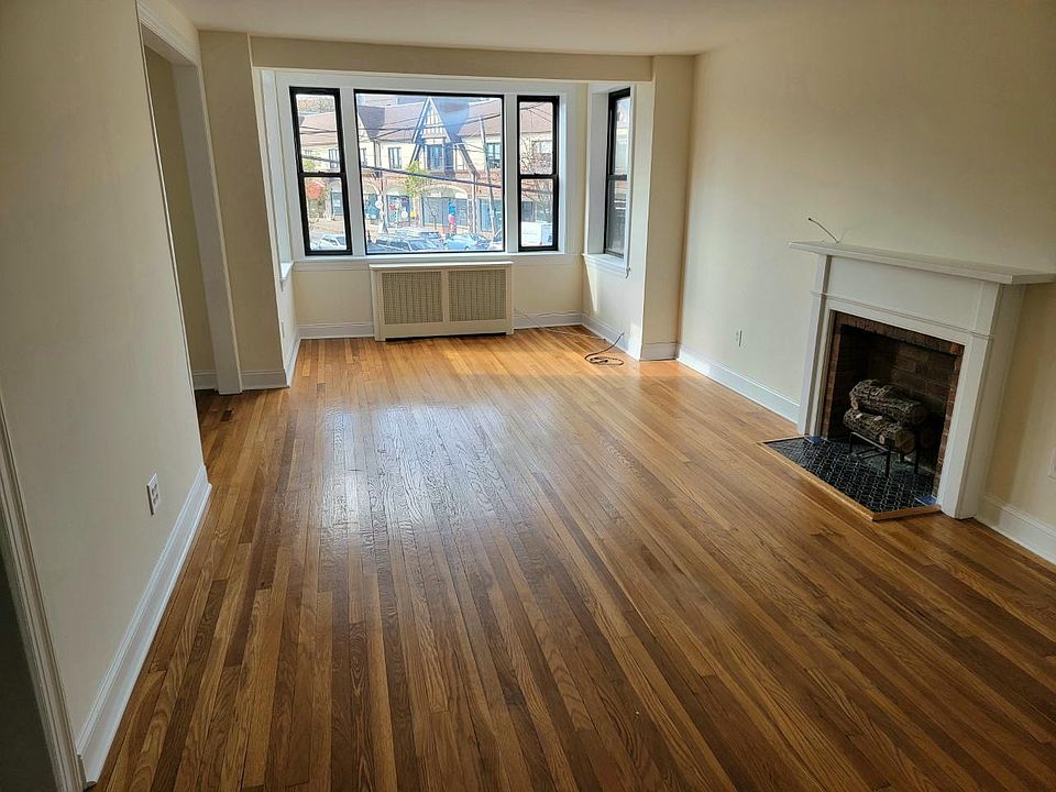 1st image of 235-237 Larchmont Ave #3