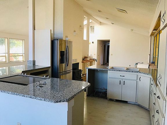 4th image of 2247 Pleasanton Ct SE