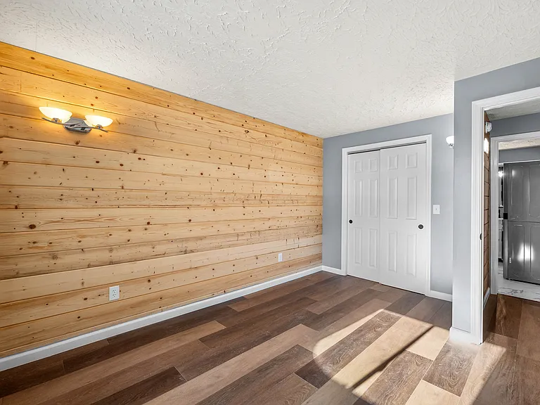 Cedar Dr — Photo 12