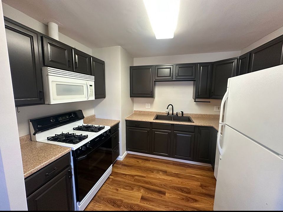 1st image of 6821 Waveland Ave