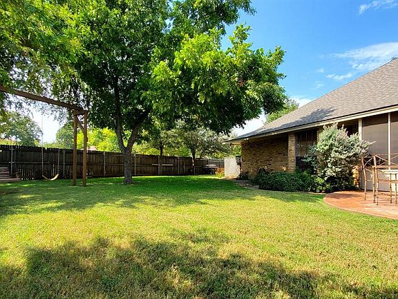4th image of 3 Red Oak Cir